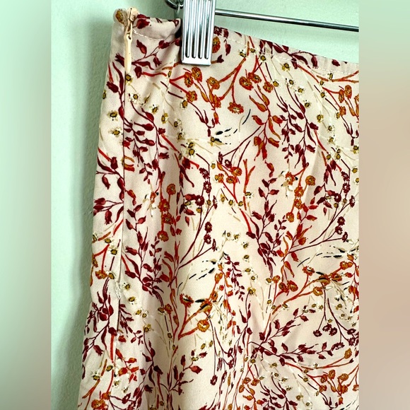 SAGE THE LABEL Faux Wrap Floral Mini Skirt size Medium. New without tag - Picture 3 of 7